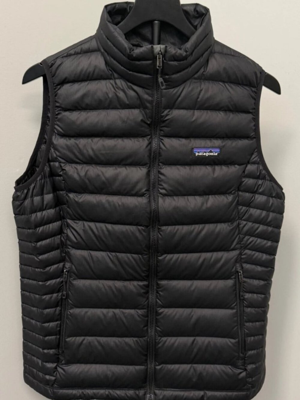 Patagonia Women’s Black Goose Down Full Zip Vest L